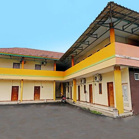 Oyo 91955 Pondokan Cempaka Cirebon Exterior foto