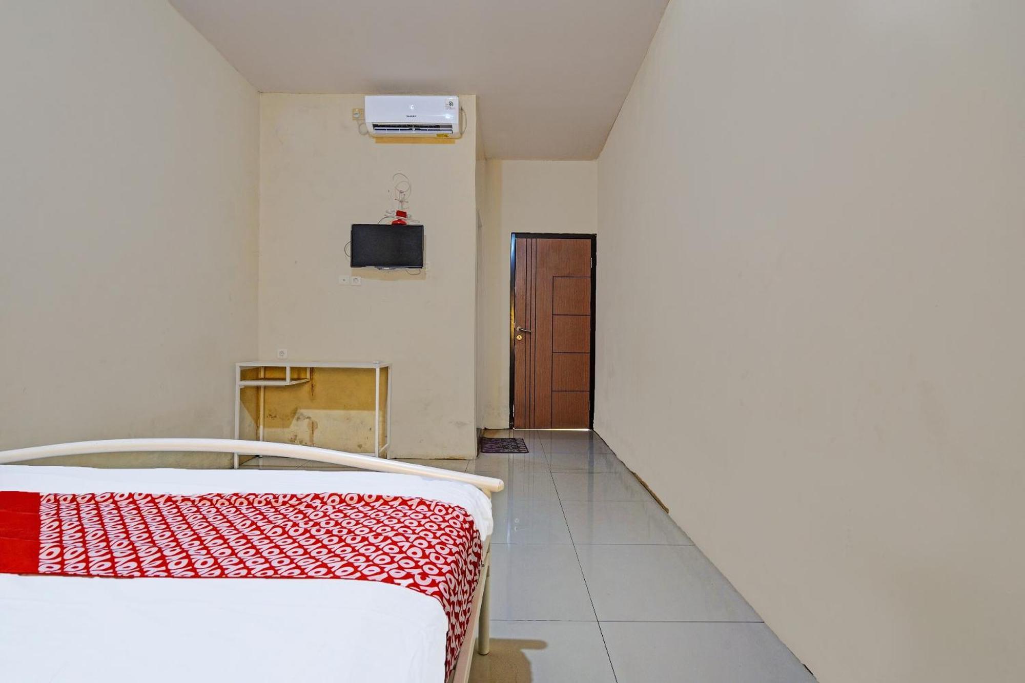 Oyo 91955 Pondokan Cempaka Cirebon Exterior foto